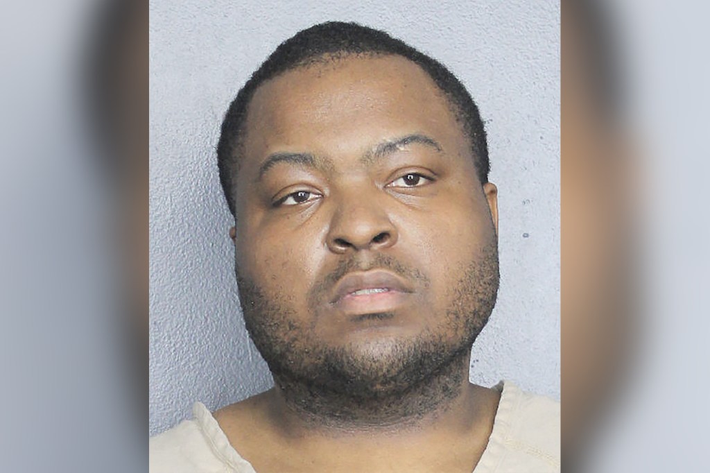 Singer Sean Kingston extradited to Florida and booked into jail over $1million fraud charges