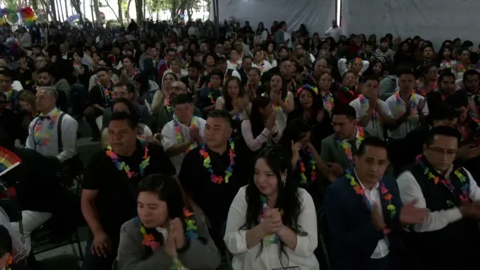 Over 100 same-sex couples get married at mass wedding ceremony in Mexico (photos)